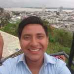 alejandro de , vive en Guayaquil (Ecuador)
