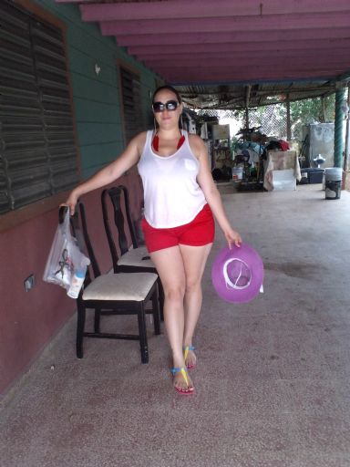 Larastri25, Chica de Arecibo buscando una cita ciegas