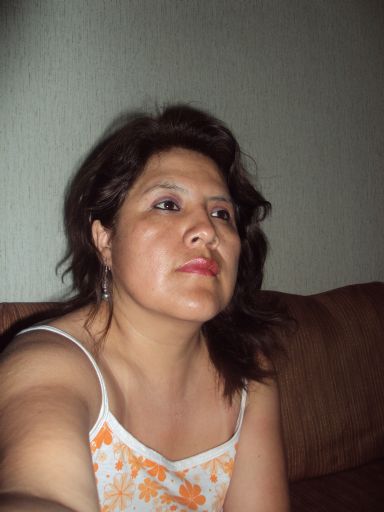 Adara, Mujer de Lima buscando amigos