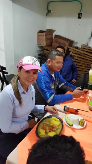 Paola, Mujer de Cartagena buscando una cita ciegas