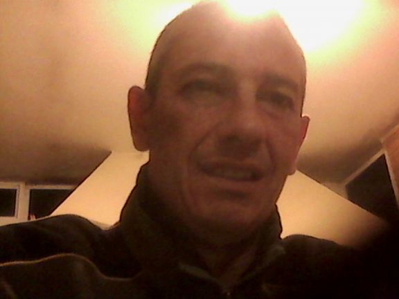 Jorge buscando una cita ciegas en Pilar Jorge, Hombre de Pilar buscando una cita ciegas