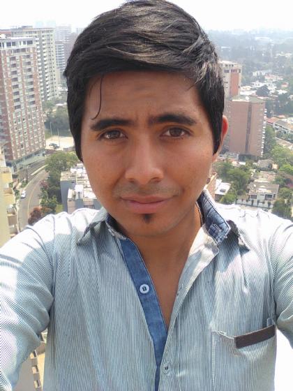 Douglas, Chico de Guatemala buscando conocer gente