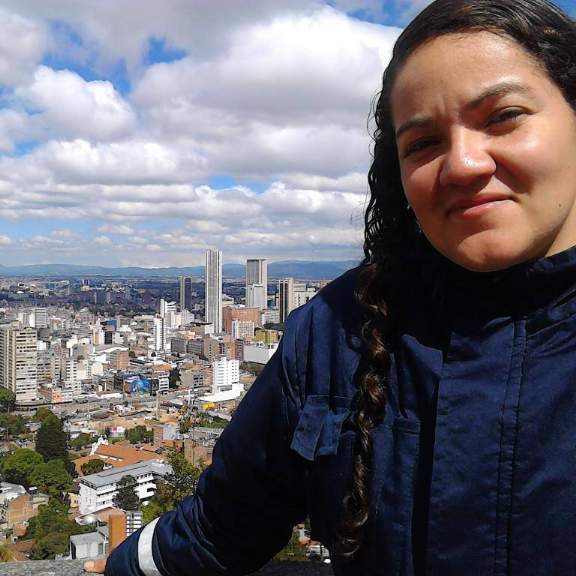 Adriana , Chica de Bogotá buscando pareja