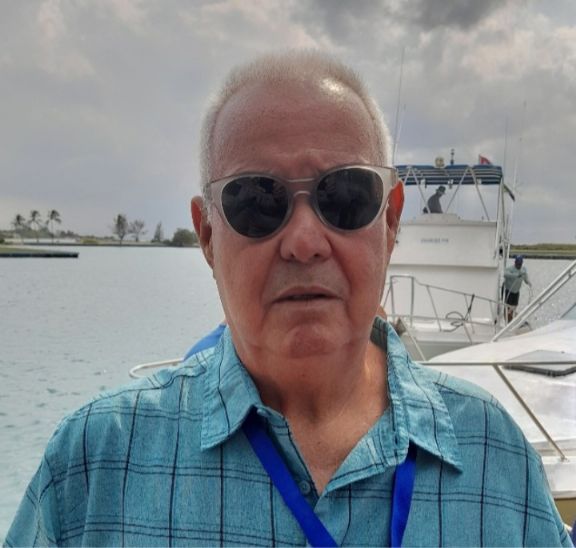 Yuri buscando conocer gente en La Habana Yuri, Hombre de La Habana buscando conocer gente