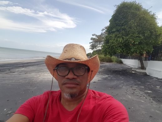 Erik, Hombre de Panamá buscando conocer gente