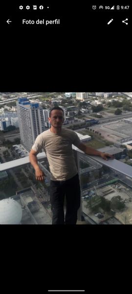 Nelson martínez, Hombre de Miami buscando conocer gente