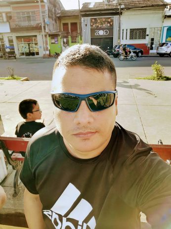 George buscando amigos en Lima George, Hombre de Lima buscando amigos