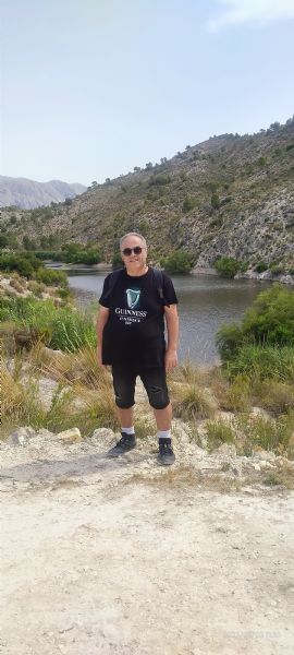 Paco buscando una cita ciegas en Alcoy Paco, Hombre de Alcoy buscando una cita ciegas