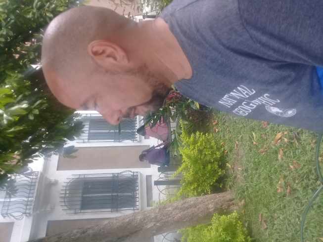 Kervin buscando una cita ciegas en Caracas Kervin, Hombre de Caracas buscando una cita ciegas