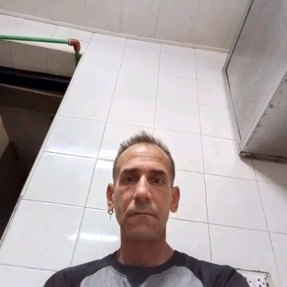 Armando buscando conocer gente en La Habana Armando, Hombre de La Habana buscando conocer gente
