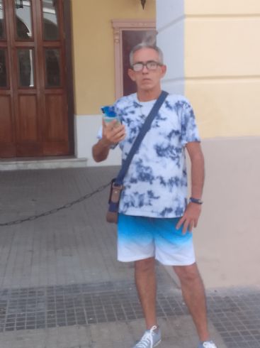 Eduardo buscando amigos en Matanzas Eduardo, Hombre de Matanzas buscando amigos