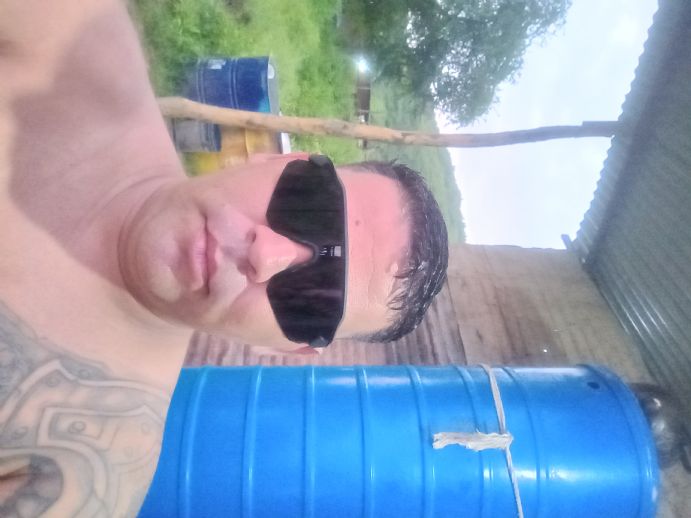 Jose buscando una cita ciegas en Caracas Jose, Hombre de Caracas buscando una cita ciegas