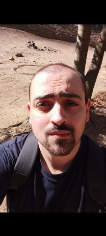 Juan buscando una cita ciegas en Barcelona Juan, Hombre de Barcelona buscando una cita ciegas