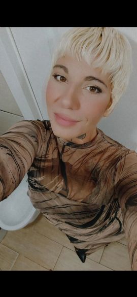 Macarena buscando una cita ciegas en Cádiz Macarena, Mujer de Cádiz buscando una cita ciegas