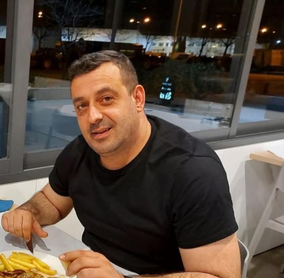 Krasi buscando amigos en Pamplona Krasi, Hombre de Pamplona buscando amigos