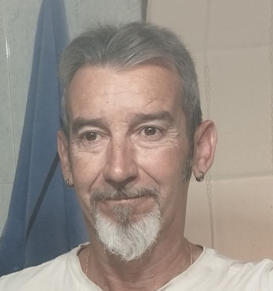 Jose buscando una cita ciegas en Valencia Jose, Hombre de Valencia buscando una cita ciegas