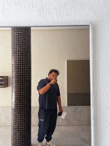 Carlos buscando una cita ciegas en Alicante Carlos, Chico de Alicante buscando una cita ciegas