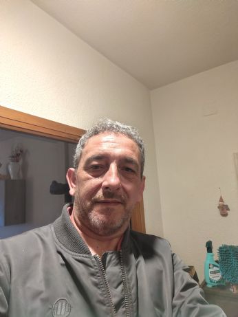 Miguel buscando una cita ciegas en Madrid Miguel, Hombre de Madrid buscando una cita ciegas