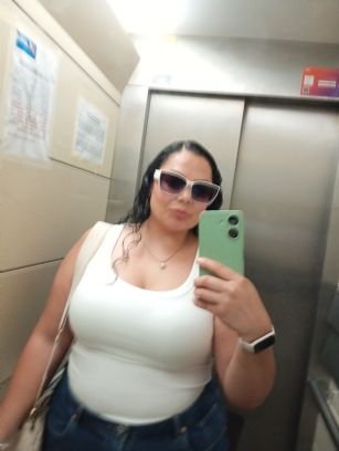 Vily buscando una cita ciegas en Torrevieja Vily, Mujer de Torrevieja buscando una cita ciegas