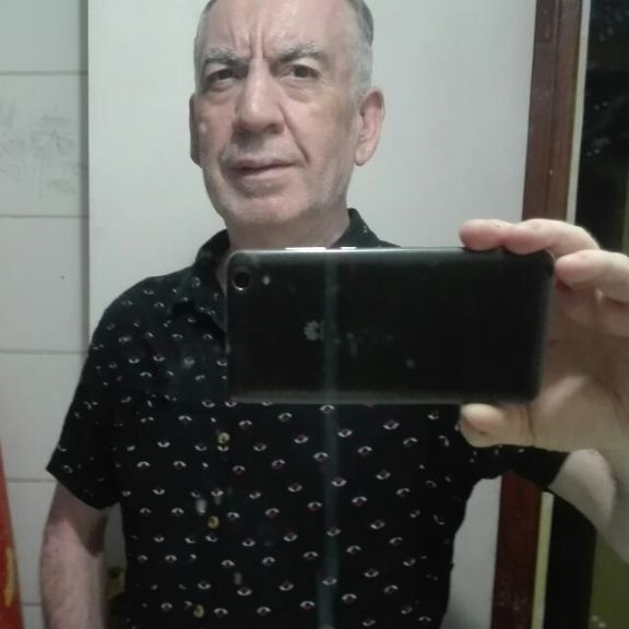 Mauricio buscando una cita ciegas en Santiago Mauricio, Hombre de Santiago buscando una cita ciegas