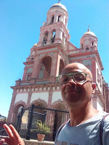 Alexandre buscando conocer gente en Culiacán Alexandre, Hombre de Culiacán buscando conocer gente