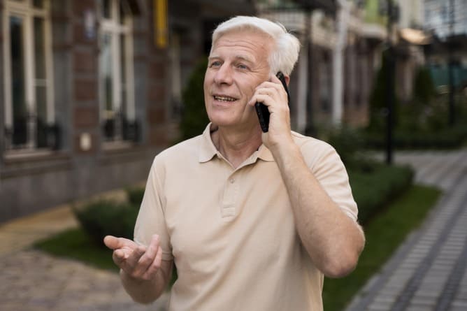 Hombres solteros mayores de 50 años